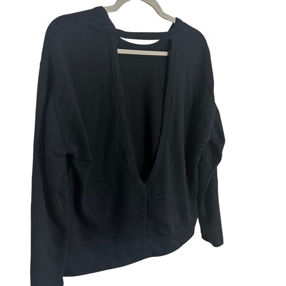 Nike Dri-Fit Versa Long Sleeve Training Top Open Back Black Size Medium - Picture 2 of 8